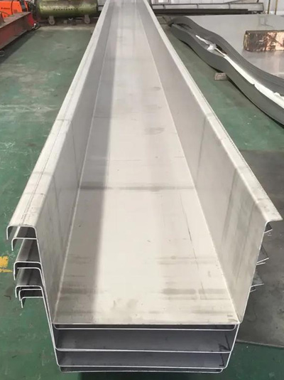 ���P����